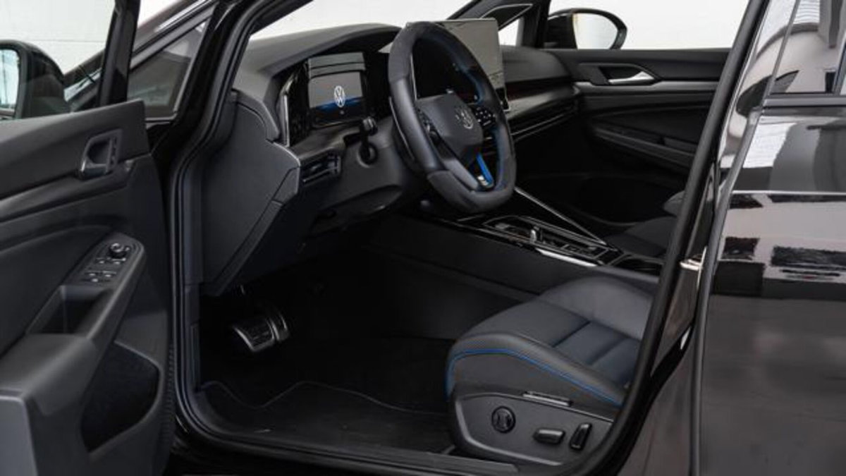 Volkswagen Golf 2.0 tsi R Black Edition 4motion 333cv dsg (11)