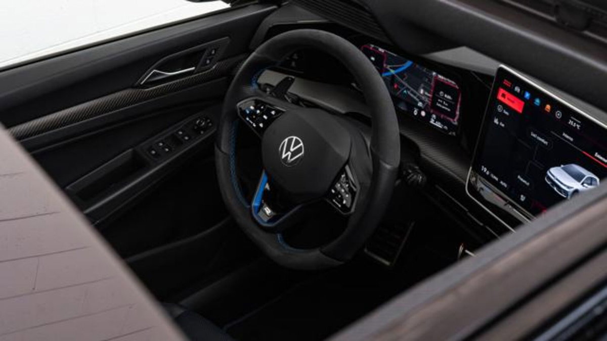Volkswagen Golf 2.0 tsi R Black Edition 4motion 333cv dsg (14)