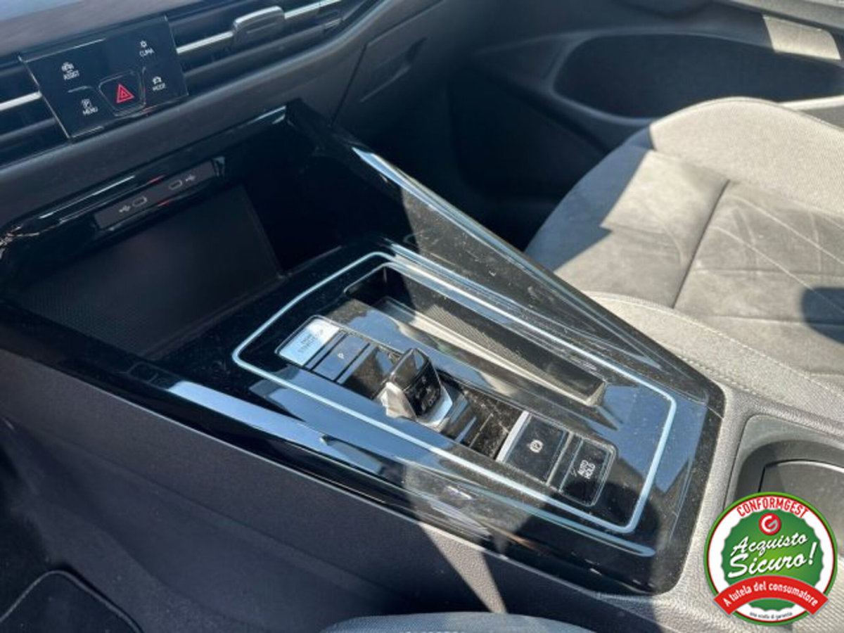 Volkswagen Golf 1.4 TSI eHYBRID 204 CV DSG Style (9)