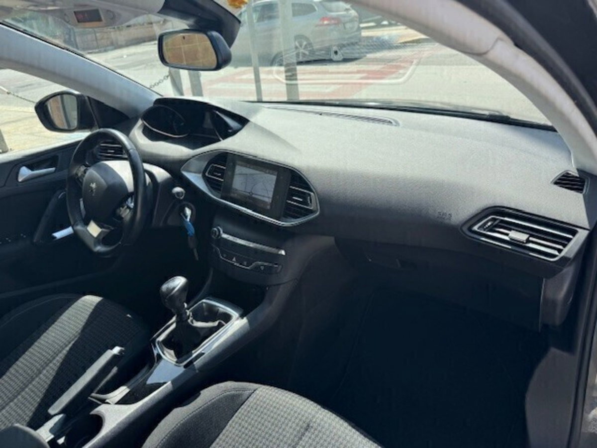 Peugeot 308 SW BlueHDi 130 S&S Allure (10)