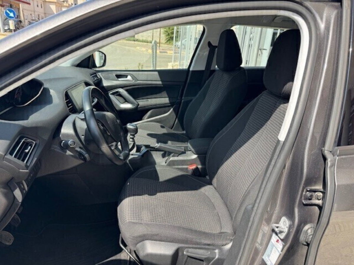 Peugeot 308 SW BlueHDi 130 S&S Allure (11)