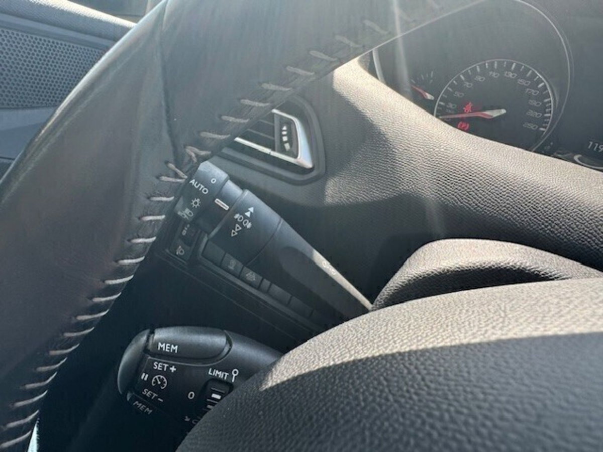 Peugeot 308 SW BlueHDi 130 S&S Allure (20)