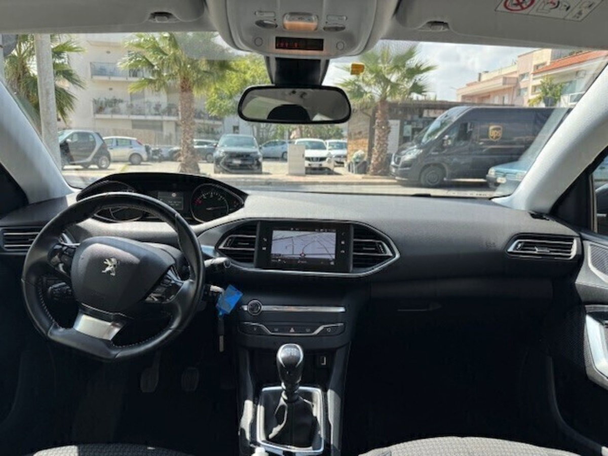 Peugeot 308 SW BlueHDi 130 S&S Allure (9)
