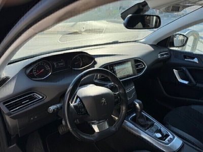 Peugeot 308 SW BlueHDi 120 S&S EAT6 Allure (7)