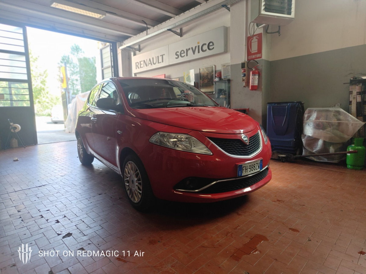 Lancia Ypsilon 1.2 69 CV 5 porte Mya (2)
