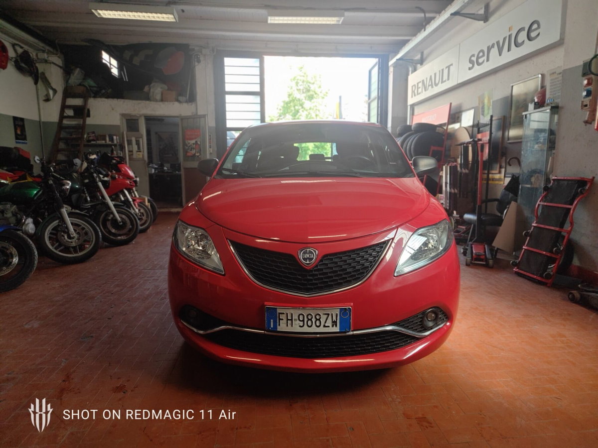 Lancia Ypsilon 1.2 69 CV 5 porte Mya (5)