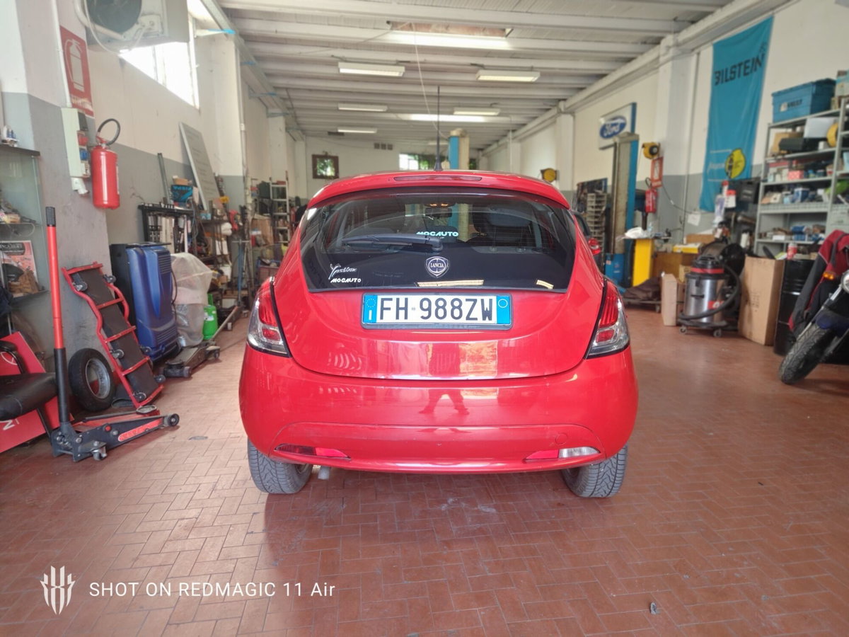 Lancia Ypsilon 1.2 69 CV 5 porte Mya (6)