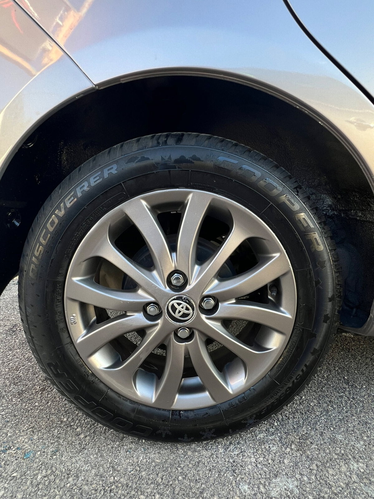 Toyota Yaris 1.0 5 porte Lounge (10)