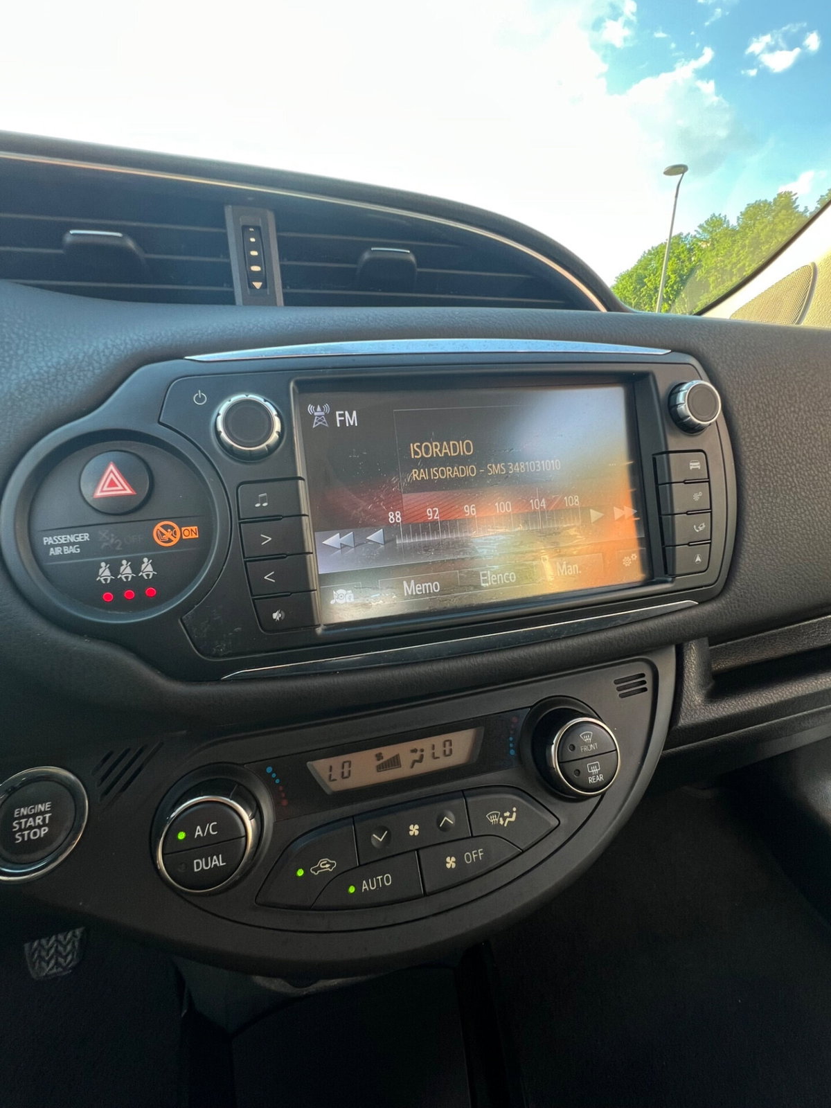 Toyota Yaris 1.0 5 porte Lounge (19)