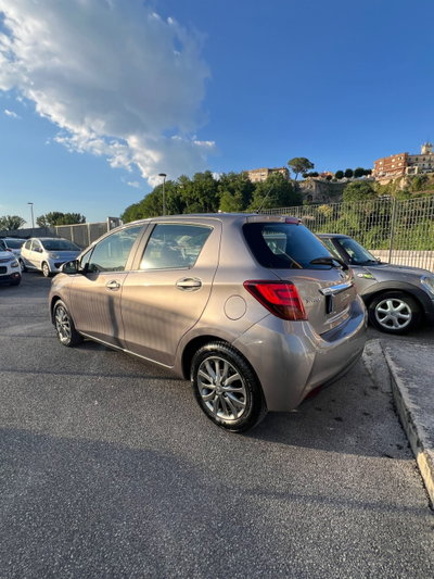 Toyota Yaris 1.0 5 porte Lounge (5)