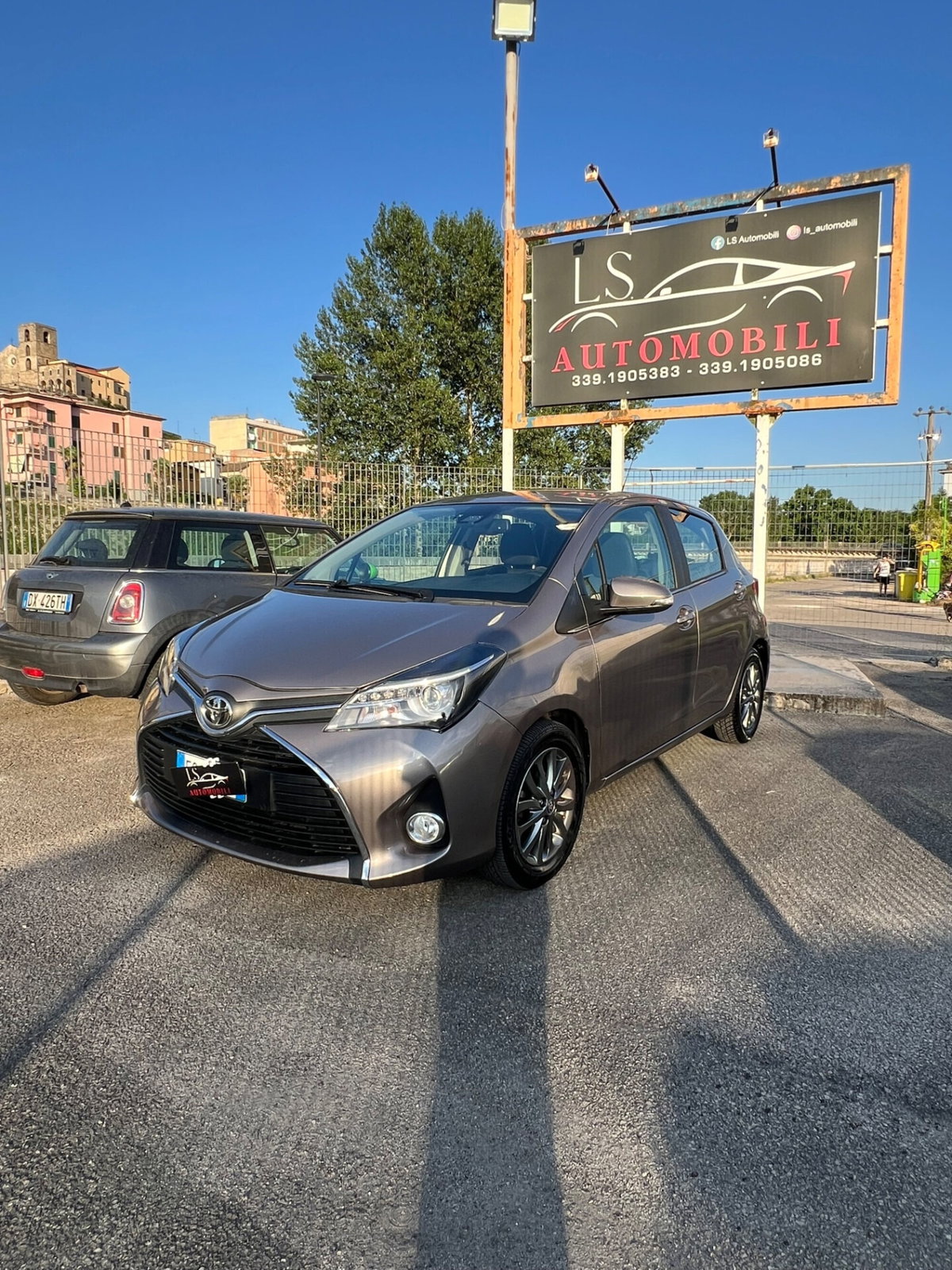 Toyota Yaris 1.0 5 porte Lounge (7)