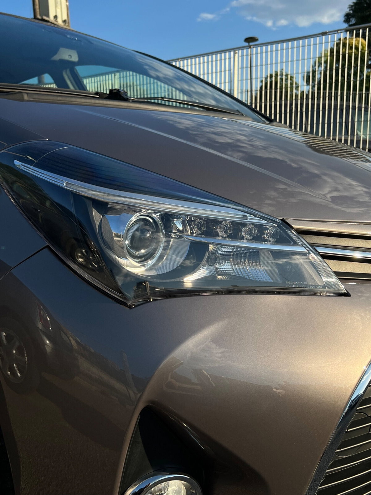 Toyota Yaris 1.0 5 porte Lounge (8)