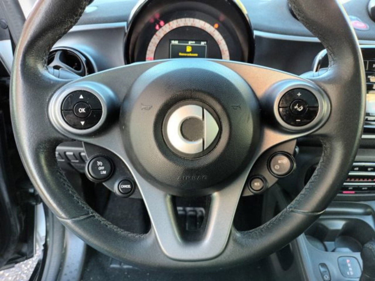 smart Fortwo 1000 52 kW MHD coupé passion (11)