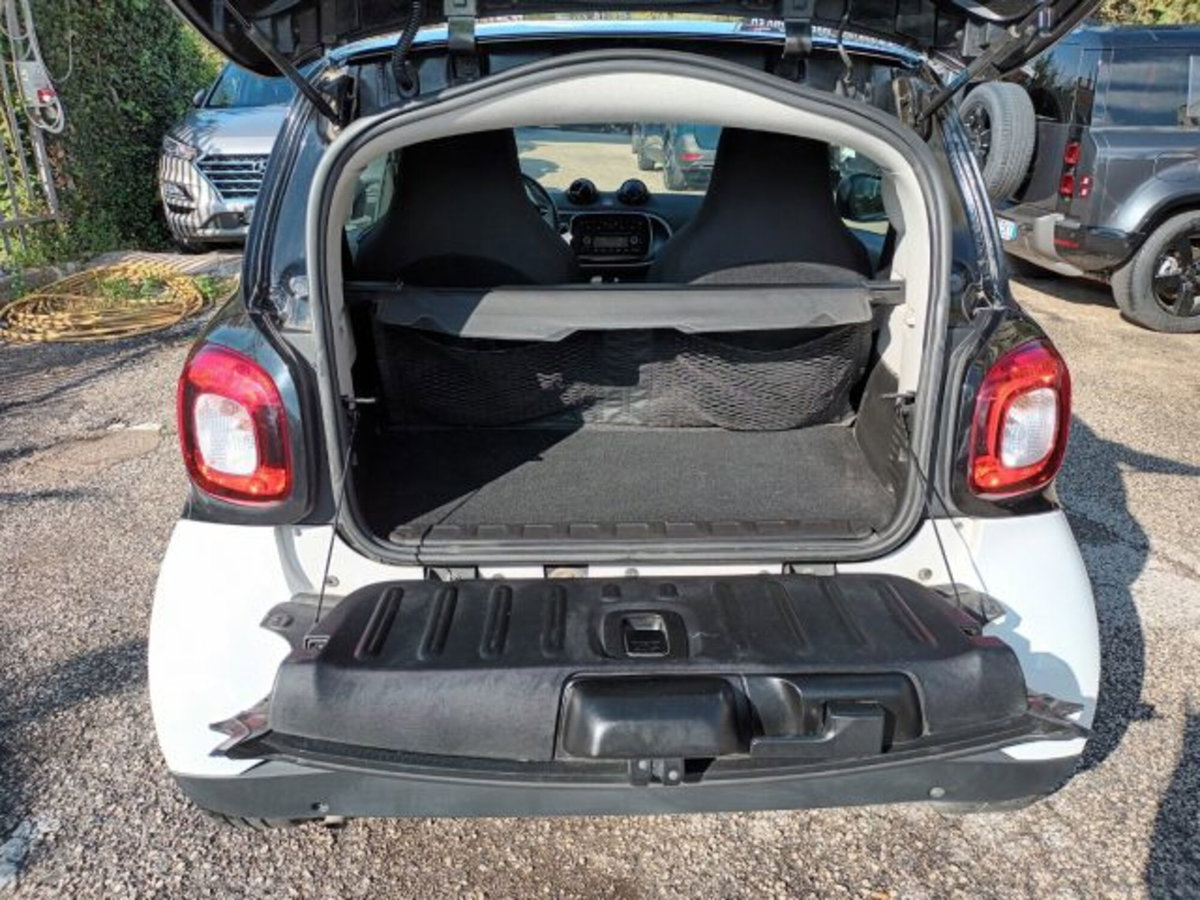 smart Fortwo 1000 52 kW MHD coupé passion (13)