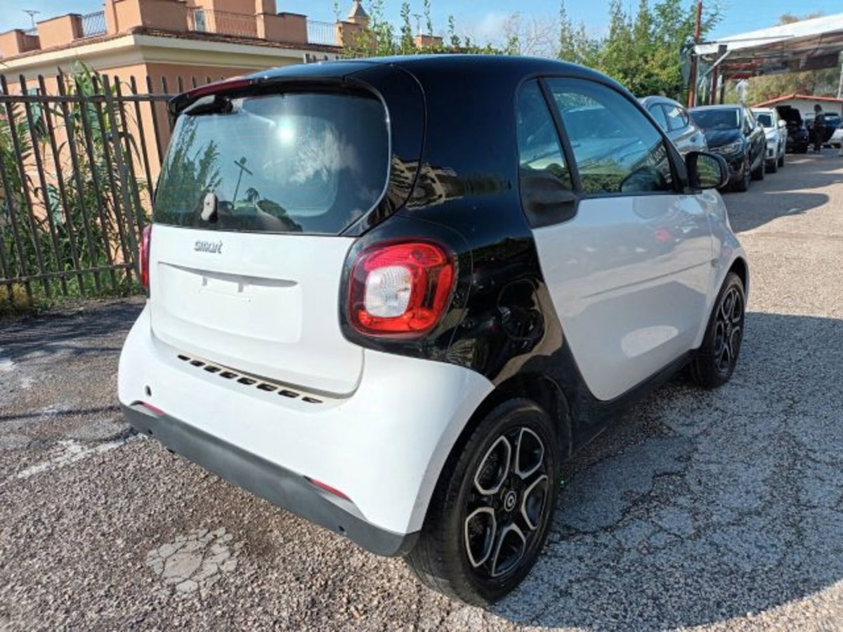 smart Fortwo 1000 52 kW MHD coupé passion (4)