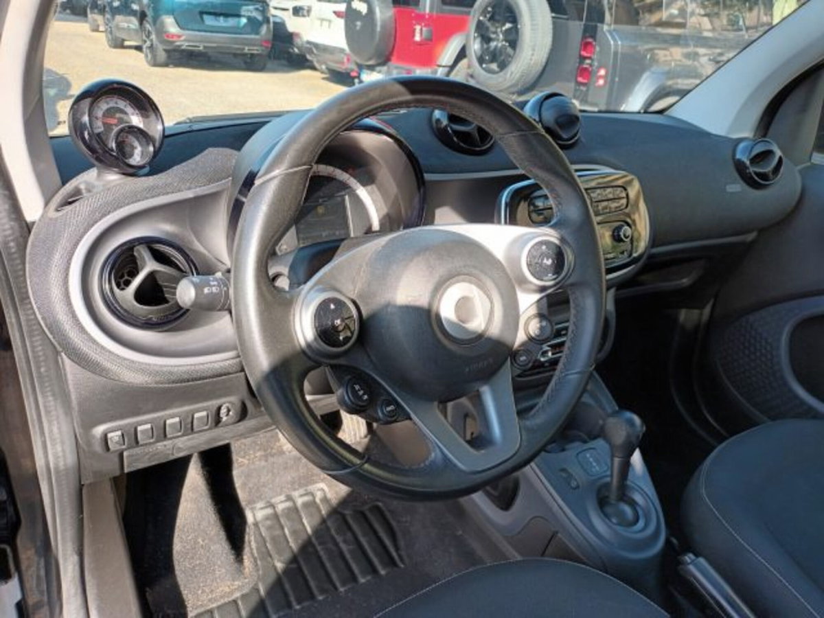 smart Fortwo 1000 52 kW MHD coupé passion (8)