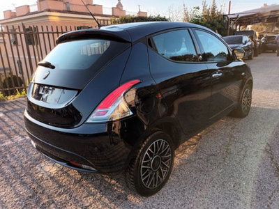 Lancia Ypsilon 1.2 69 CV 5 porte GPL Ecochic Gold (4)