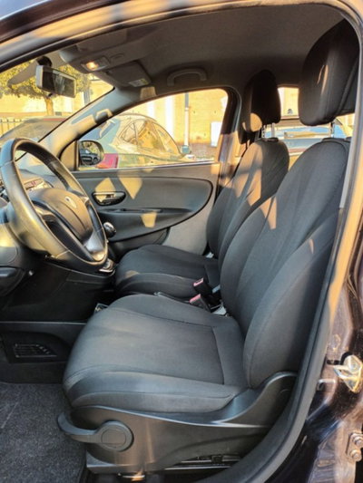 Lancia Ypsilon 1.2 69 CV 5 porte GPL Ecochic Gold (5)