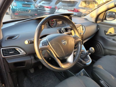 Lancia Ypsilon 1.2 69 CV 5 porte GPL Ecochic Gold (8)