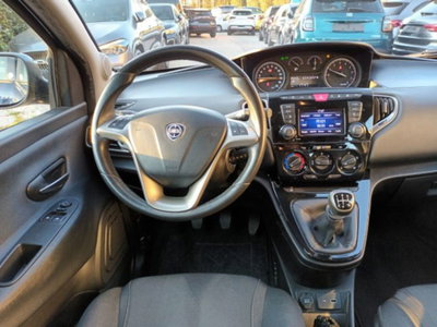 Lancia Ypsilon 1.2 69 CV 5 porte GPL Ecochic Gold (9)