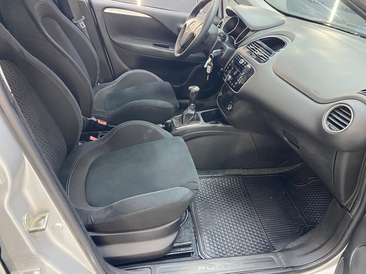 Fiat Punto 1.3 MJT II S&S 95 CV 5 porte Lounge (7)