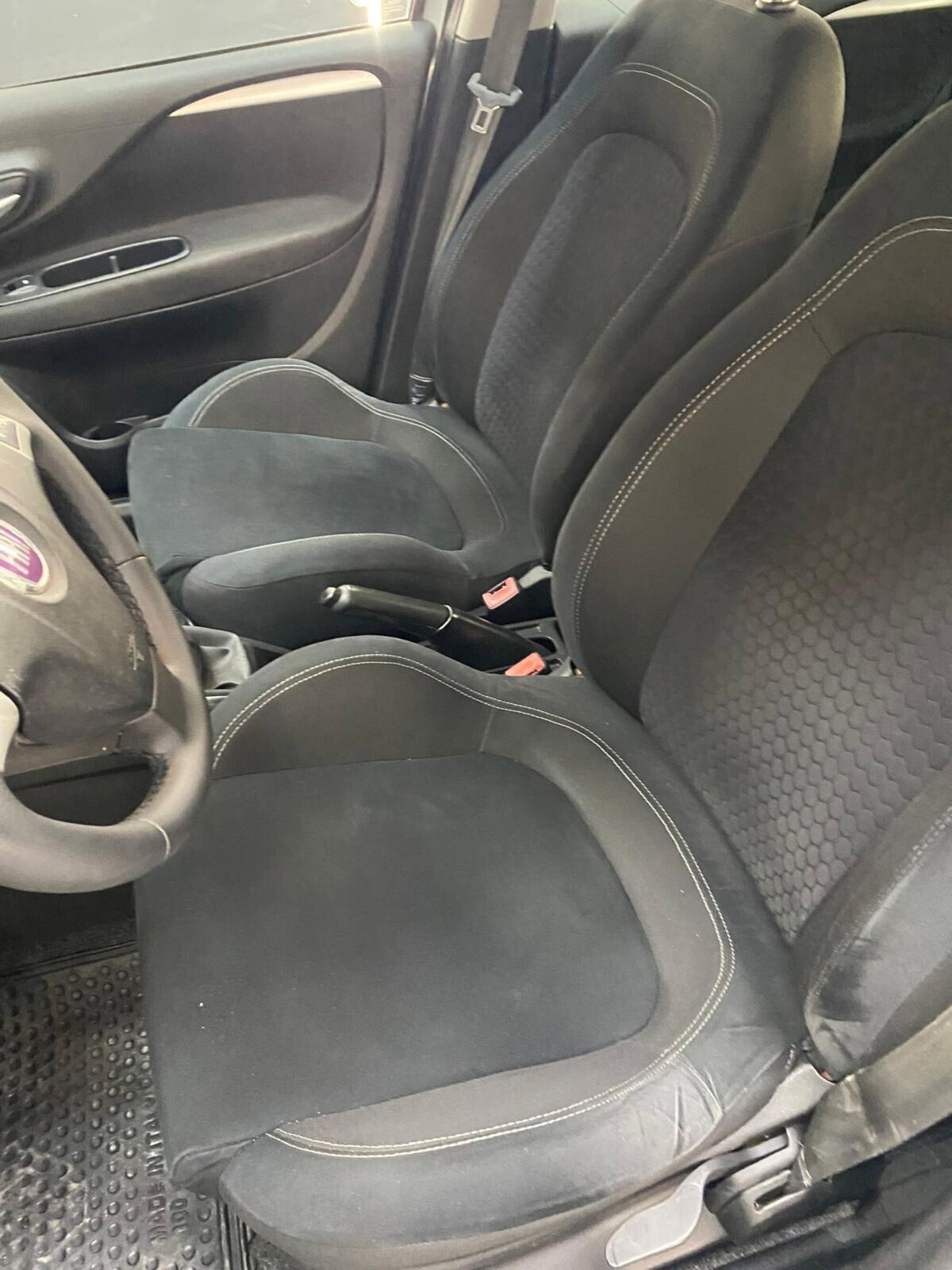 Fiat Punto 1.3 MJT II S&S 95 CV 5 porte Lounge (9)