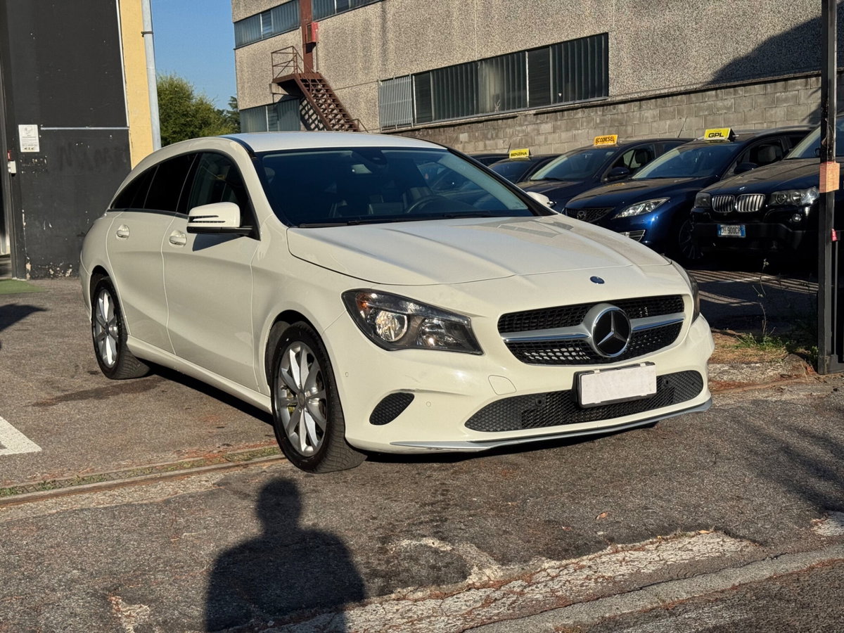 Mercedes-Benz CLA Shooting Brake 200 d 4Matic Automatic Executive (2)