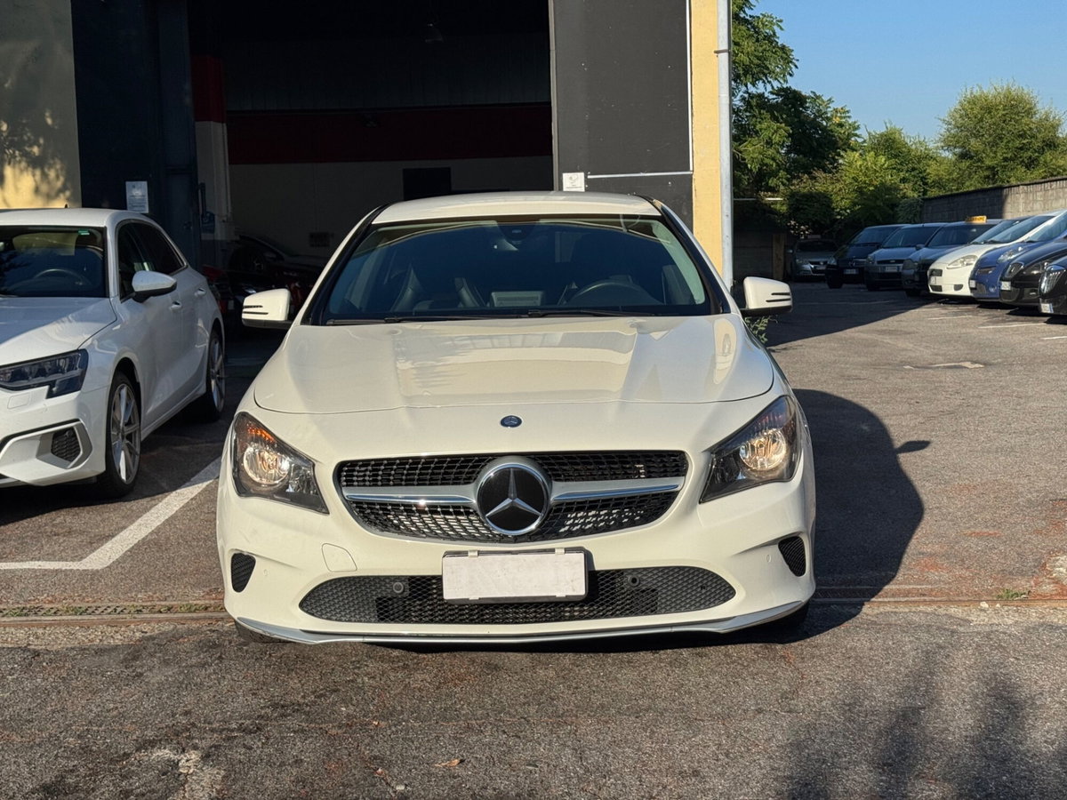 Mercedes-Benz CLA Shooting Brake 200 d 4Matic Automatic Executive (3)