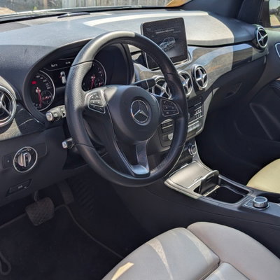 Mercedes-Benz Classe B 180 Premium (8)