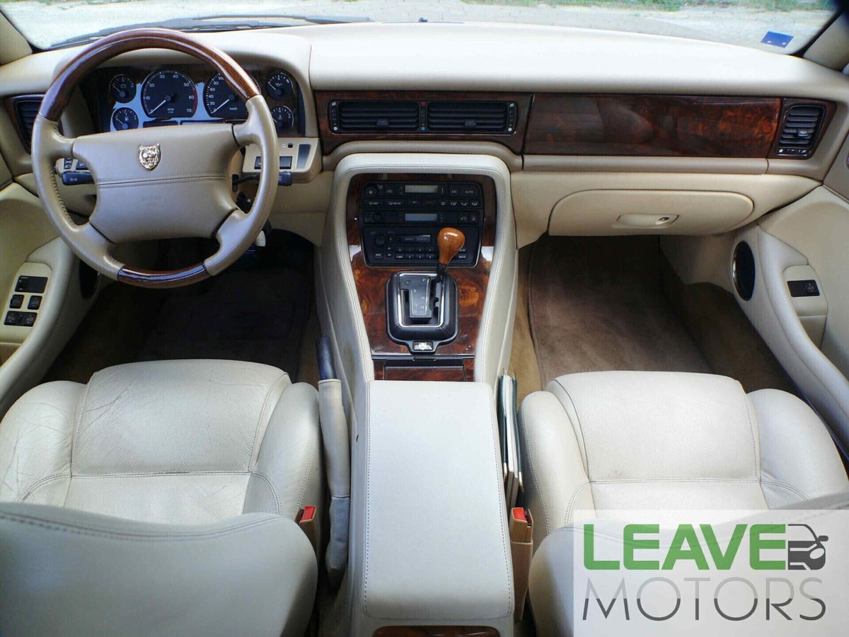 Jaguar XJ 3.2 cat Executive (10)