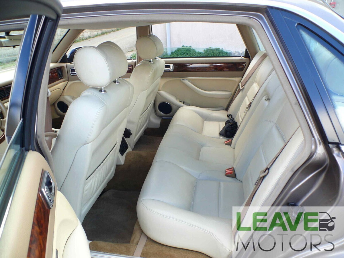 Jaguar XJ 3.2 cat Executive (16)