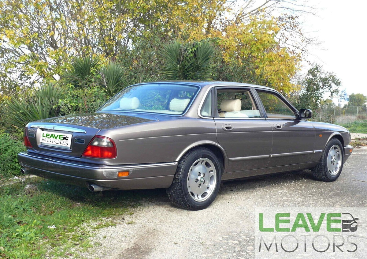 Jaguar XJ 3.2 cat Executive (5)