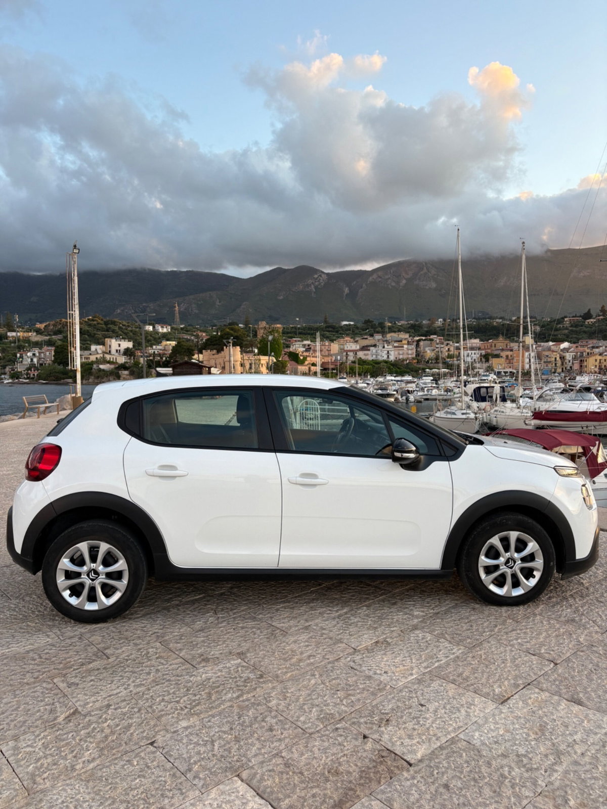 Citroen C3 BlueHDi 100 S&S Feel (8)