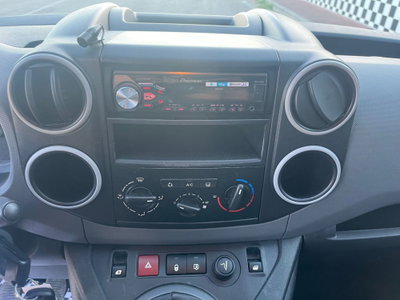 Citroen Berlingo Furgone 1.6 e-HDi 90CV FAP airdream Van 3 posti Club L1 (12)