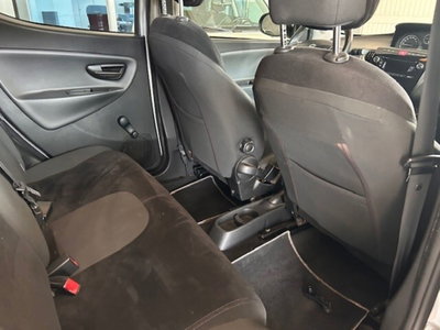 Lancia Ypsilon 1.2 69 CV 5 porte GPL Ecochic Gold (15)