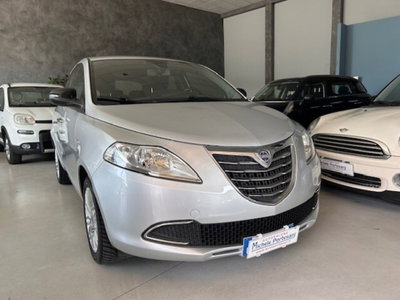 Lancia Ypsilon 1.2 69 CV 5 porte GPL Ecochic Gold (17)