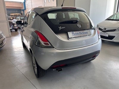 Lancia Ypsilon 1.2 69 CV 5 porte GPL Ecochic Gold (18)