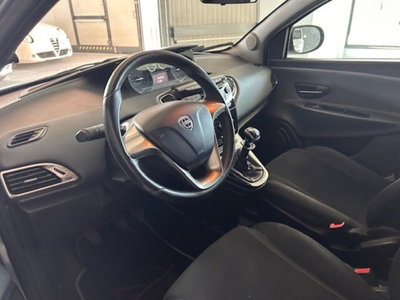 Lancia Ypsilon 1.2 69 CV 5 porte GPL Ecochic Gold (9)