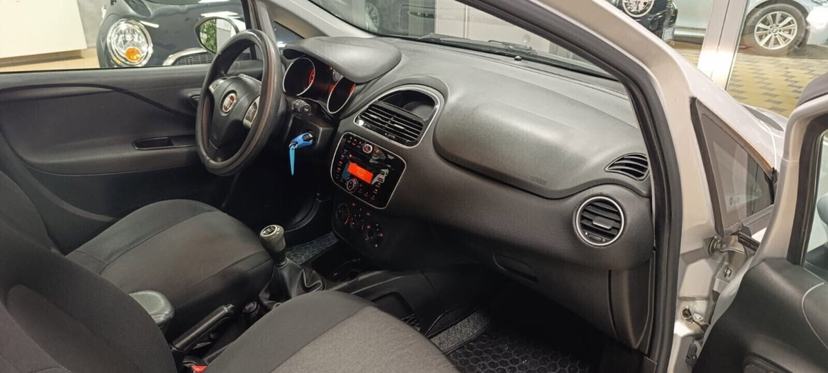 Fiat Punto 1.3 MJT II S&S 85 CV 5 porte ECO Young (11)