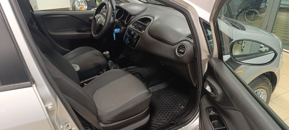 Fiat Punto 1.3 MJT II S&S 85 CV 5 porte ECO Young (12)