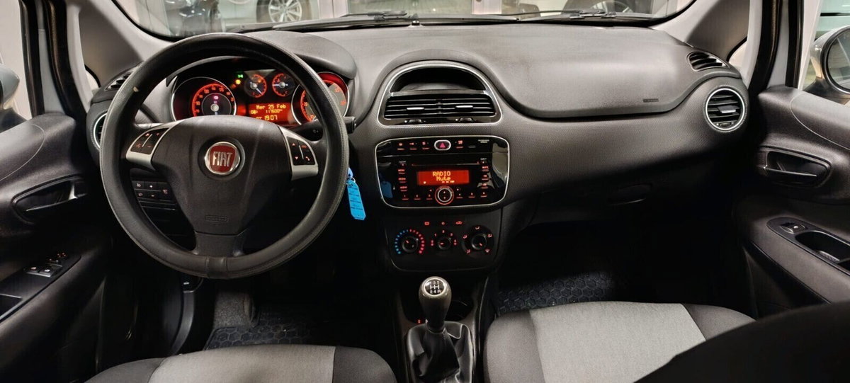 Fiat Punto 1.3 MJT II S&S 85 CV 5 porte ECO Young (13)