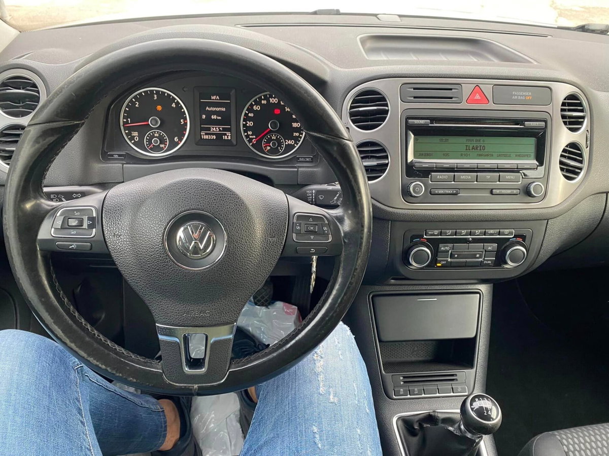 Volkswagen Tiguan 2.0 TDI DPF 4MOTION DSG Sport & Style (12)
