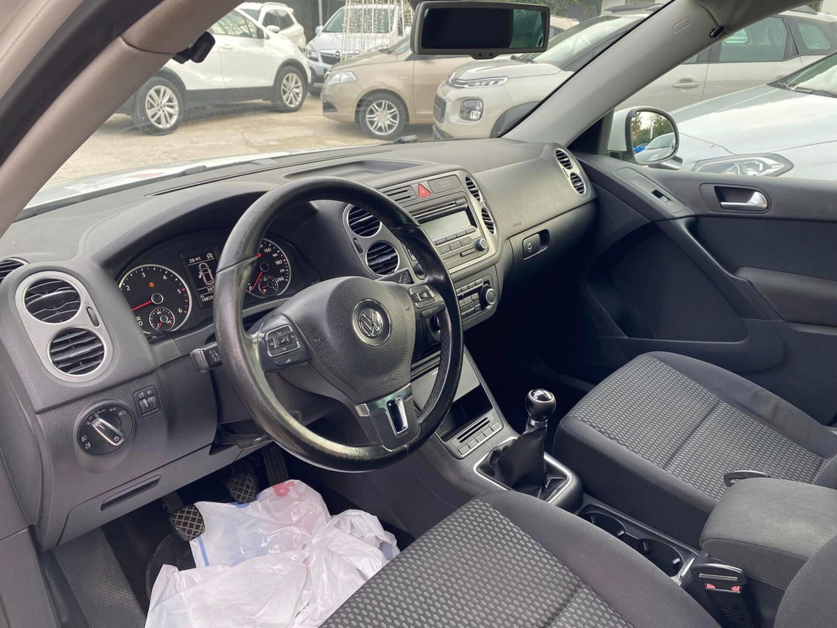 Volkswagen Tiguan 2.0 TDI DPF 4MOTION DSG Sport & Style (13)