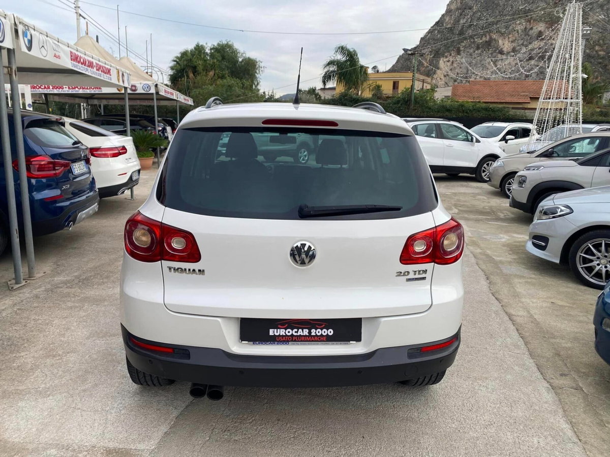 Volkswagen Tiguan 2.0 TDI DPF 4MOTION DSG Sport & Style (4)