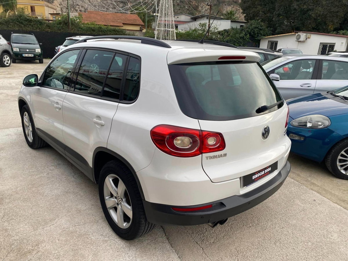 Volkswagen Tiguan 2.0 TDI DPF 4MOTION DSG Sport & Style (6)