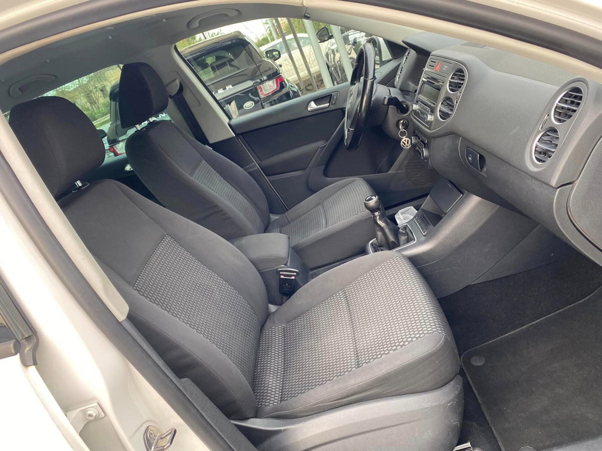 Volkswagen Tiguan 2.0 TDI DPF 4MOTION DSG Sport & Style (7)