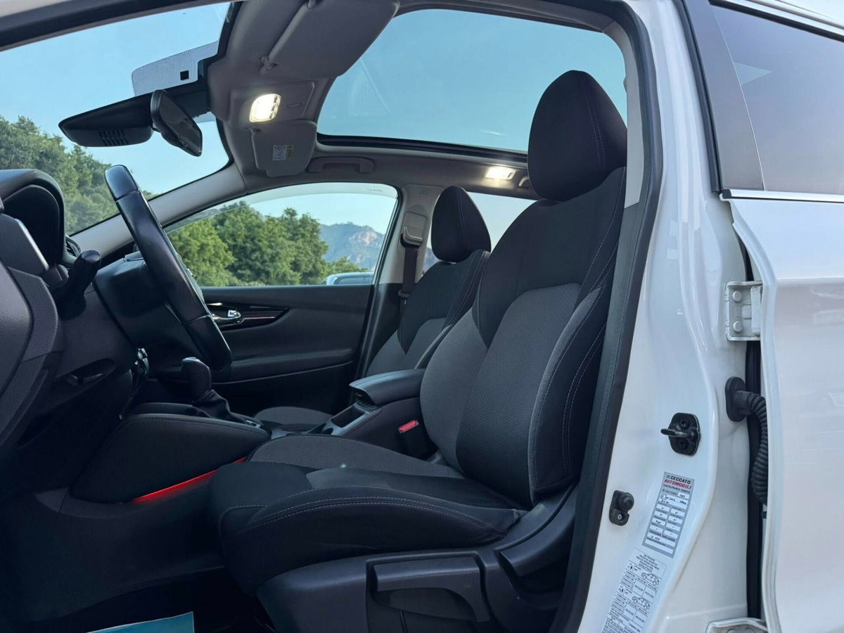 Nissan Qashqai 1.5 dCi 115 CV Tekna (14)