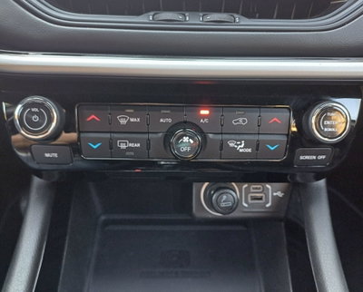 Jeep Compass 1.3 Turbo T4 150 CV aut. 2WD 80° Anniversario (18)