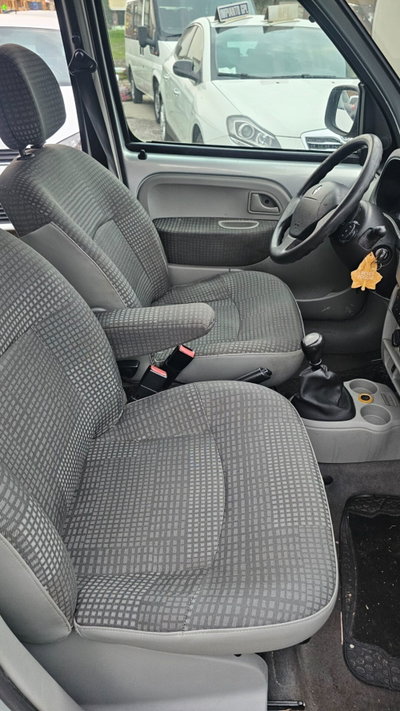 Renault Kangoo 1.6 16V 5p. Benz./Metano Luxe (14)