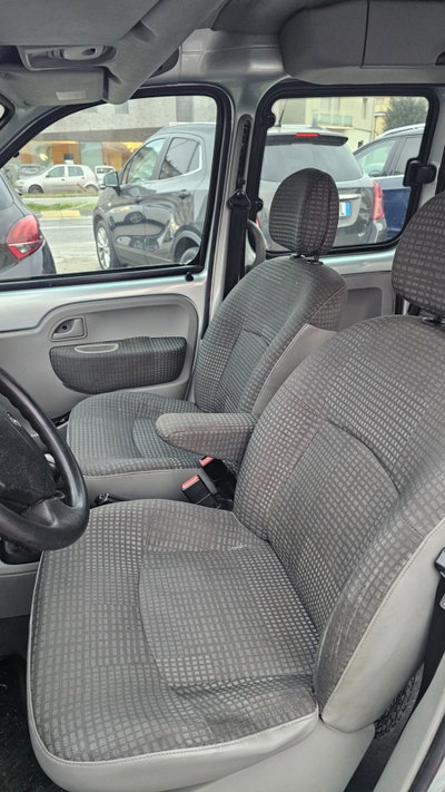 Renault Kangoo 1.6 16V 5p. Benz./Metano Luxe (16)